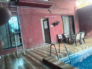 Furnished Amenities in 2 BHK Villa at Royal Palms, Goregaon East – for Rent