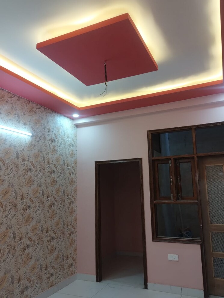 Room, dwarika puri rd 2 Bedroom 135 Sq.Yd. Apartment In Dwarika Puri rd Meerut 7888386