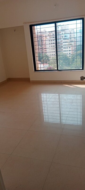 Room in 3 BHK Apartment at Kumar Sophronia, Kalyani Nagar – for Rent