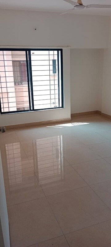 Room in 3 BHK Apartment at Kumar Sophronia, Kalyani Nagar – for Rent