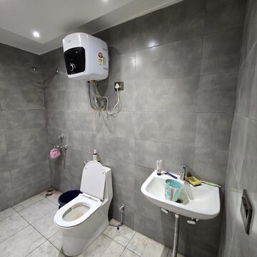 Bathroom in 1 RK Builder Floor at Paryavaran Complex – for Rent