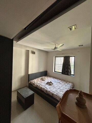 Bedroom in 3 BHK Apartment at Satellite – for Rent