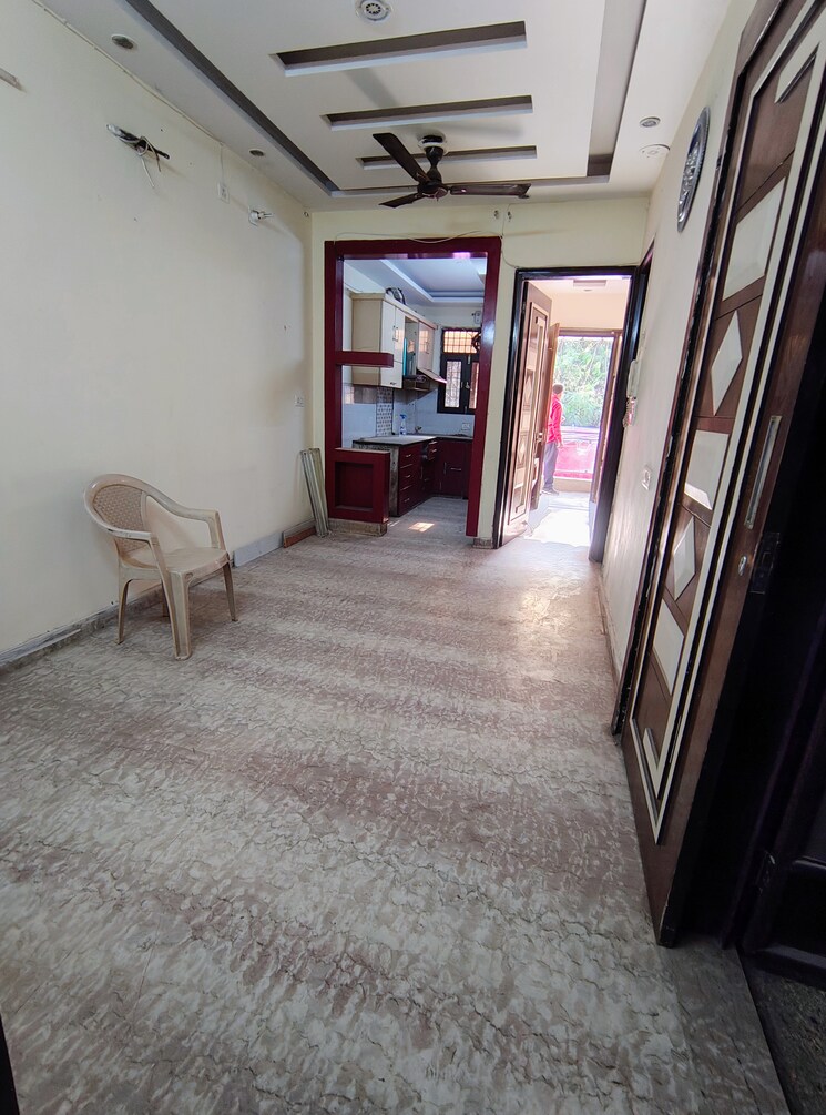  Parking, rohini sector 16 2 Bedroom 900 Sq.Ft. Builder Floor In Rohini Sector 16 Delhi 7888430