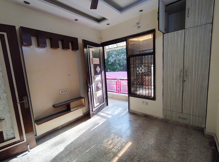 Room, rohini sector 16 2 Bedroom 900 Sq.Ft. Builder Floor In Rohini Sector 16 Delhi 7888430