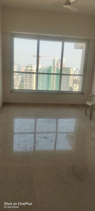 Room in 3 BHK Apartment at Kalpataru Radiance, Goregaon West – for Rent