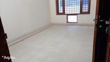 Room in 6+ BHK Independent House at Sector 28 – for Sale