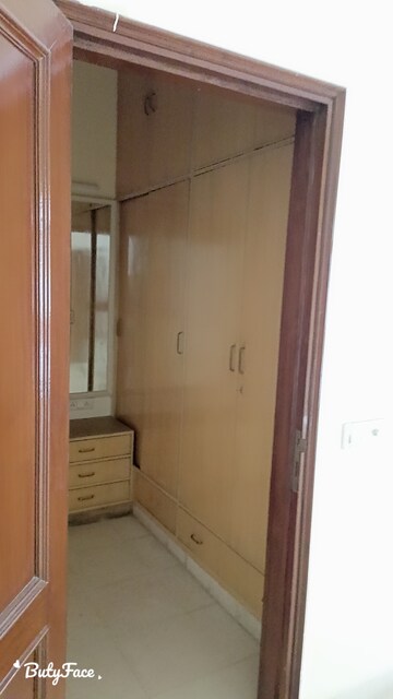 Room in 6+ BHK Independent House at Sector 28 – for Sale