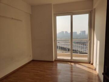 Room in 3.5 BHK Apartment at Puri Emerald Bay, Sector 104 – for Sale