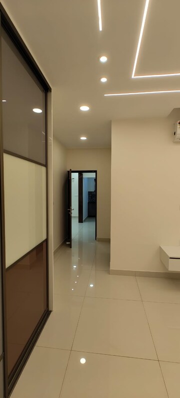 Room in 3 BHK Apartment at Prestige Tranquil, Kokapet – for Rent
