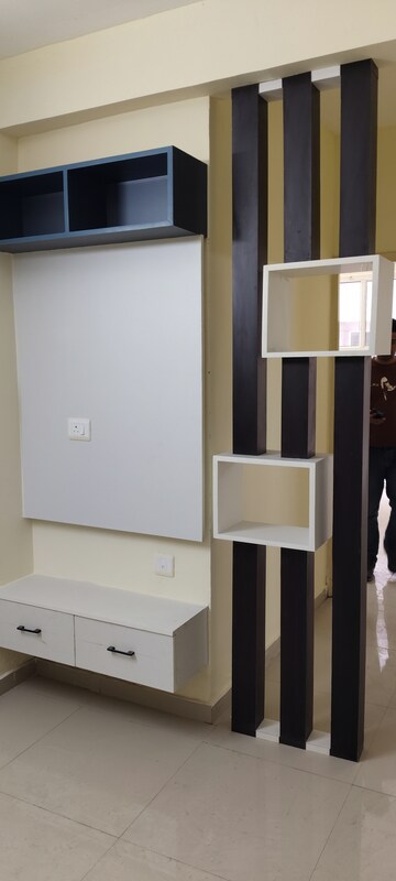 2 BHK Apartment For Rent in Pyramid Elite, Sector 86