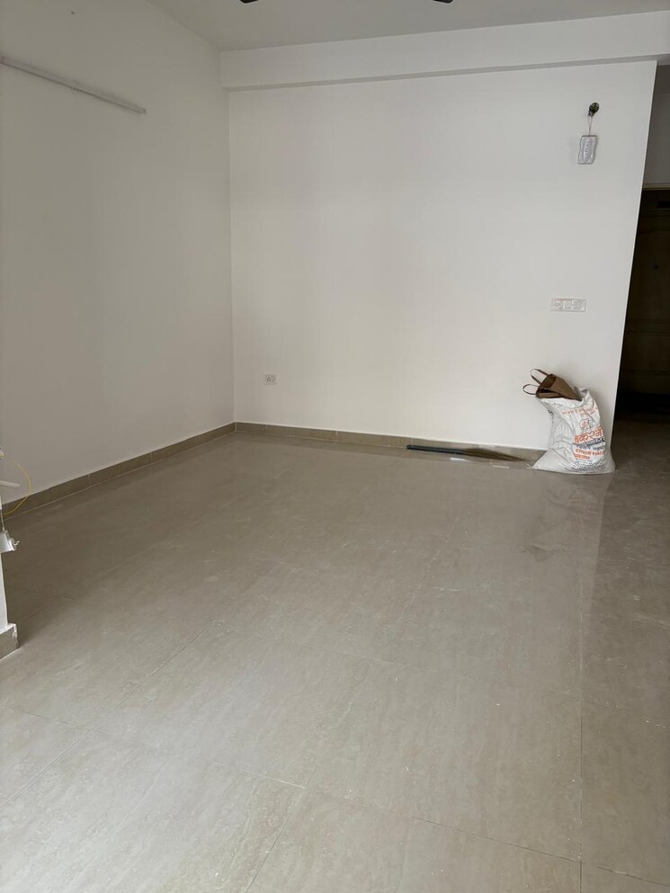 Room, pyramid-urban-homes 2 Bedroom 601 Sq.Ft. Apartment In Sector 70a Gurgaon 7888543