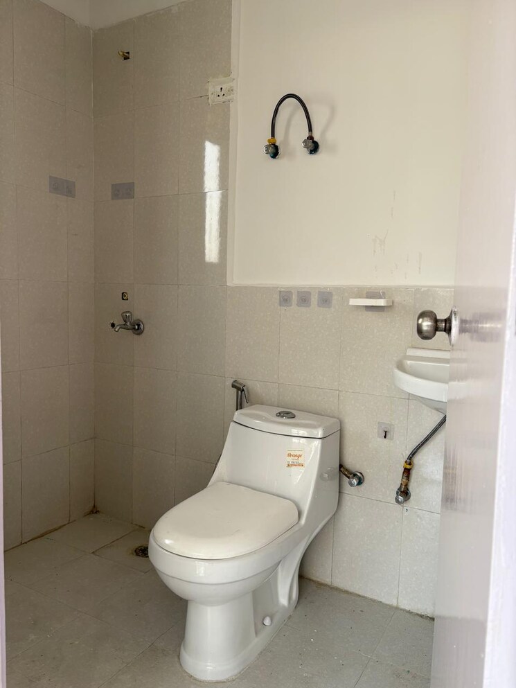 Bathroom, pyramid-urban-homes 2 Bedroom 601 Sq.Ft. Apartment In Sector 70a Gurgaon 7888543