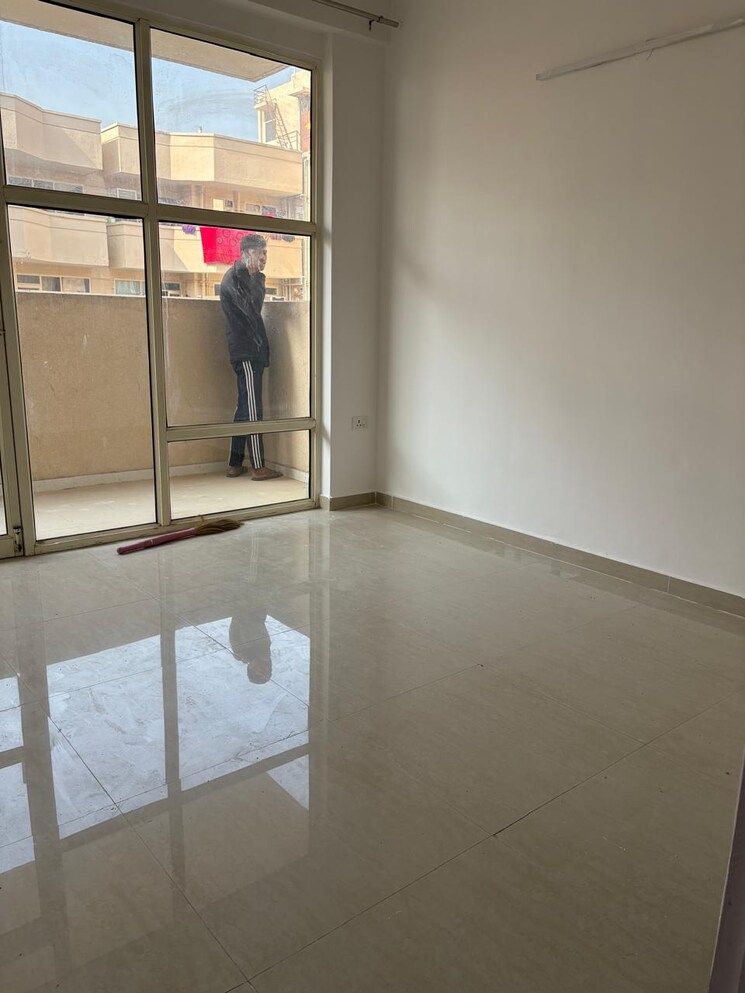 Room, pyramid-urban-homes 2 Bedroom 601 Sq.Ft. Apartment In Sector 70a Gurgaon 7888543