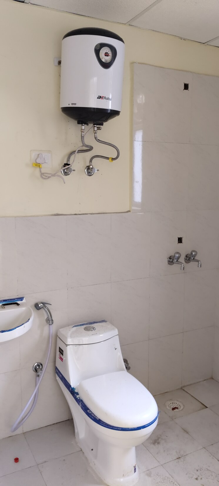 Bathroom, pyramid-elite 2 Bedroom 673 Sq.Ft. Apartment In Sector 86 Gurgaon 7888544