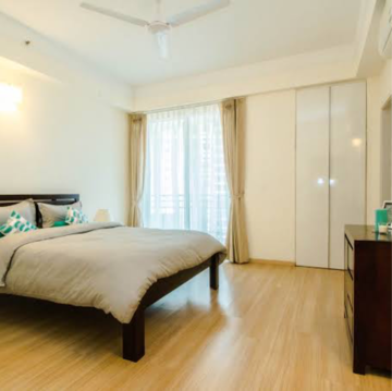 Bedroom in 4 BHK Apartment at DLF The Belaire, Sector 46 – for Sale