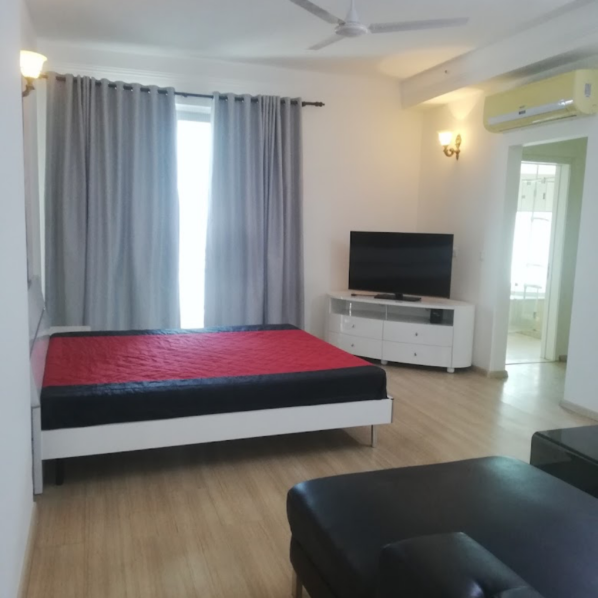 4 BHK + Servant Room 4332 Sq.Ft. Apartment in DLF The Belaire