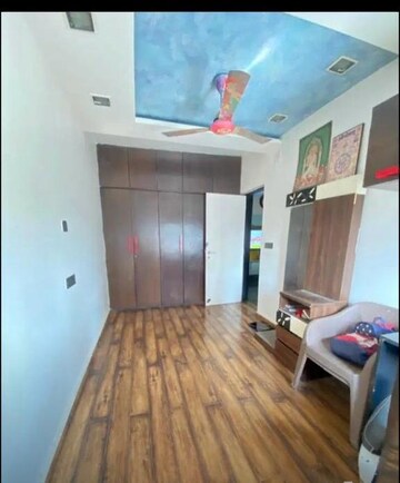Bedroom in 3 BHK Apartment at Ambawadi – for Rent