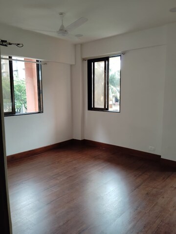 Bedroom in 2 BHK Apartment at AP Valencia Apartment, Santacruz West – for Rent