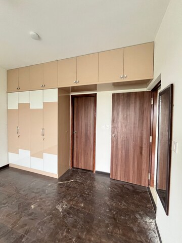 Room in 2.5 BHK Apartment at Puravankara Purva Promenade, Hennur Road – for Rent