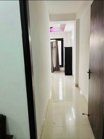 Master Bedroom in 1 BHK Builder Floor at Neb Sarai – for Rent
