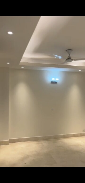 Room in 3 BHK Builder Floor at East Of Kailash – for Sale