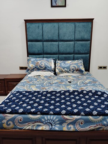Bedroom in 2 BHK Apartment at Ariisto Sapphire, Santacruz West – for Rent