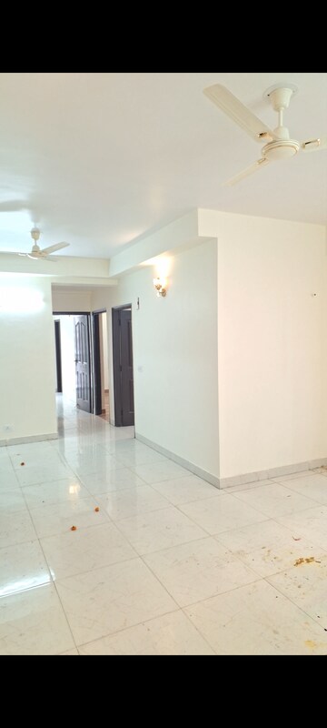 Room in 3 BHK Apartment at Wall Rock Aishwaryam, Sector 16c Greater Noida – for Rent