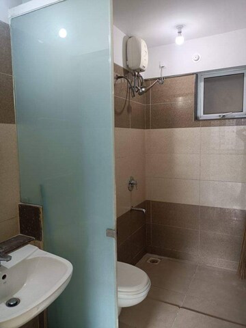 Bathroom in 3 BHK Apartment at Amanora Aspire Towerss, Hadapsar – for Sale