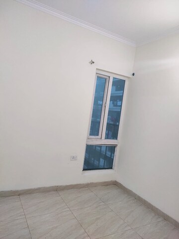 Room in 3 BHK Apartment at Geotech Pristine Avenue, Sector 16c Greater Noida – for Rent