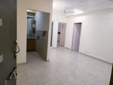 Room in 3 BHK Apartment at Geotech Pristine Avenue, Sector 16c Greater Noida – for Rent