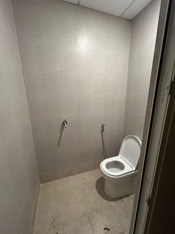 Bathroom, aba-ivy-county 3.5 Bedroom 2124 Sq.Ft. Apartment In Sector 75 Noida 7888822