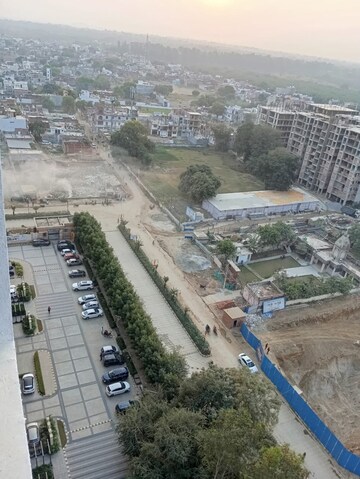 Master Plan in 3 BHK Apartment at Rishita Manhattan, Gomti Nagar – for Rent