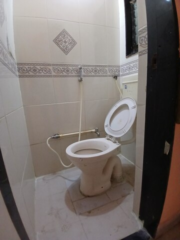 Bathroom in 1.5 BHK Apartment at Mantri Park, Goregaon East – for Rent