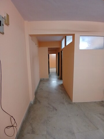 Furnished Amenities in 1.5 BHK Apartment at Mantri Park, Goregaon East – for Rent