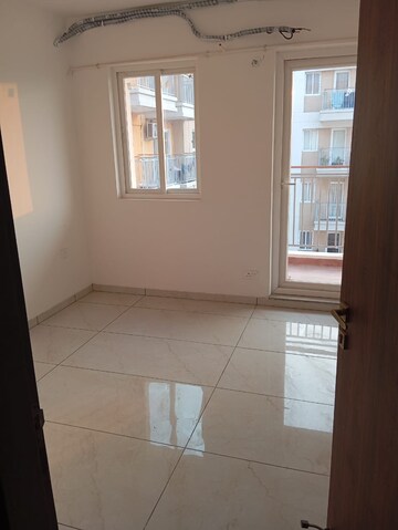 Room in 3 BHK Apartment at Rishita Manhattan, Gomti Nagar – for Rent