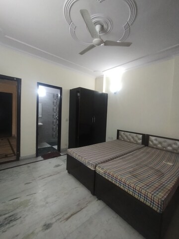 Staircase in 3 BHK Builder Floor at DLF City Phase V, Dlf Phase V – for Rent