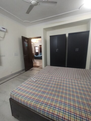 Furnished Amenities in 3 BHK Builder Floor at DLF City Phase V, Dlf Phase V – for Rent