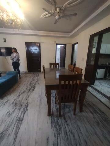 Master Bedroom in 3 BHK Builder Floor at DLF City Phase V, Dlf Phase V – for Rent