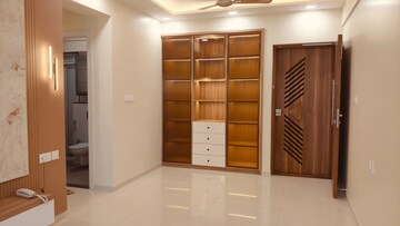 Room in 2 BHK Apartment at Rustomjee Urbania, Majiwada – for Rent