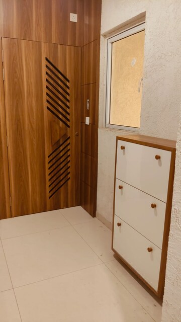 Room in 2 BHK Apartment at Rustomjee Urbania, Majiwada – for Rent