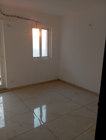 Room in 3 BHK Apartment at Rishita Manhattan, Gomti Nagar – for Rent