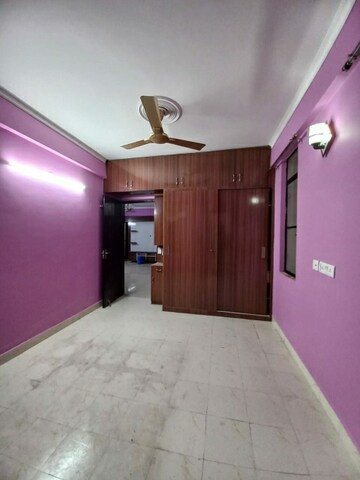 Room in 2 BHK Apartment at Ninex RMG Residency, Sector 37c – for Rent