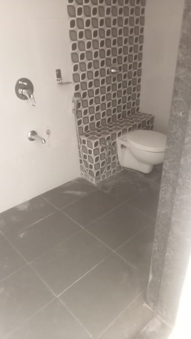 Bathroom, geeta-society-charai 1 Bedroom 450 Sq.Ft. Apartment In Charai Thane 7889138