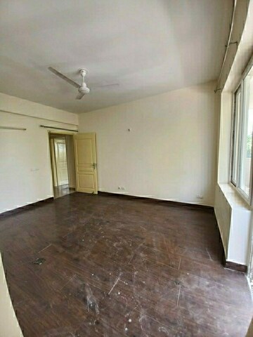 Room in 2 BHK Apartment at ILD Greens, Sector 37c – for Rent