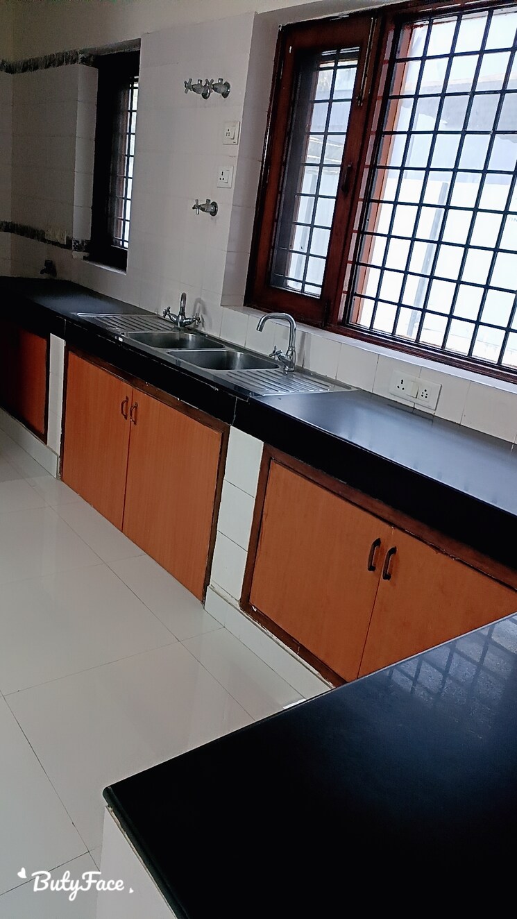 Kitchen, army-sispal-vihar 4 Bedroom 2016 Sq.Ft. Apartment In Sector 49 Gurgaon 7889142