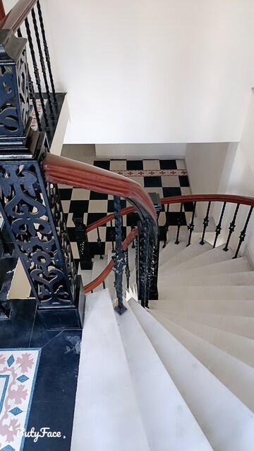 Staircase in 4 BHK Apartment at Army Sispal Vihar, Sector 49 – for Sale