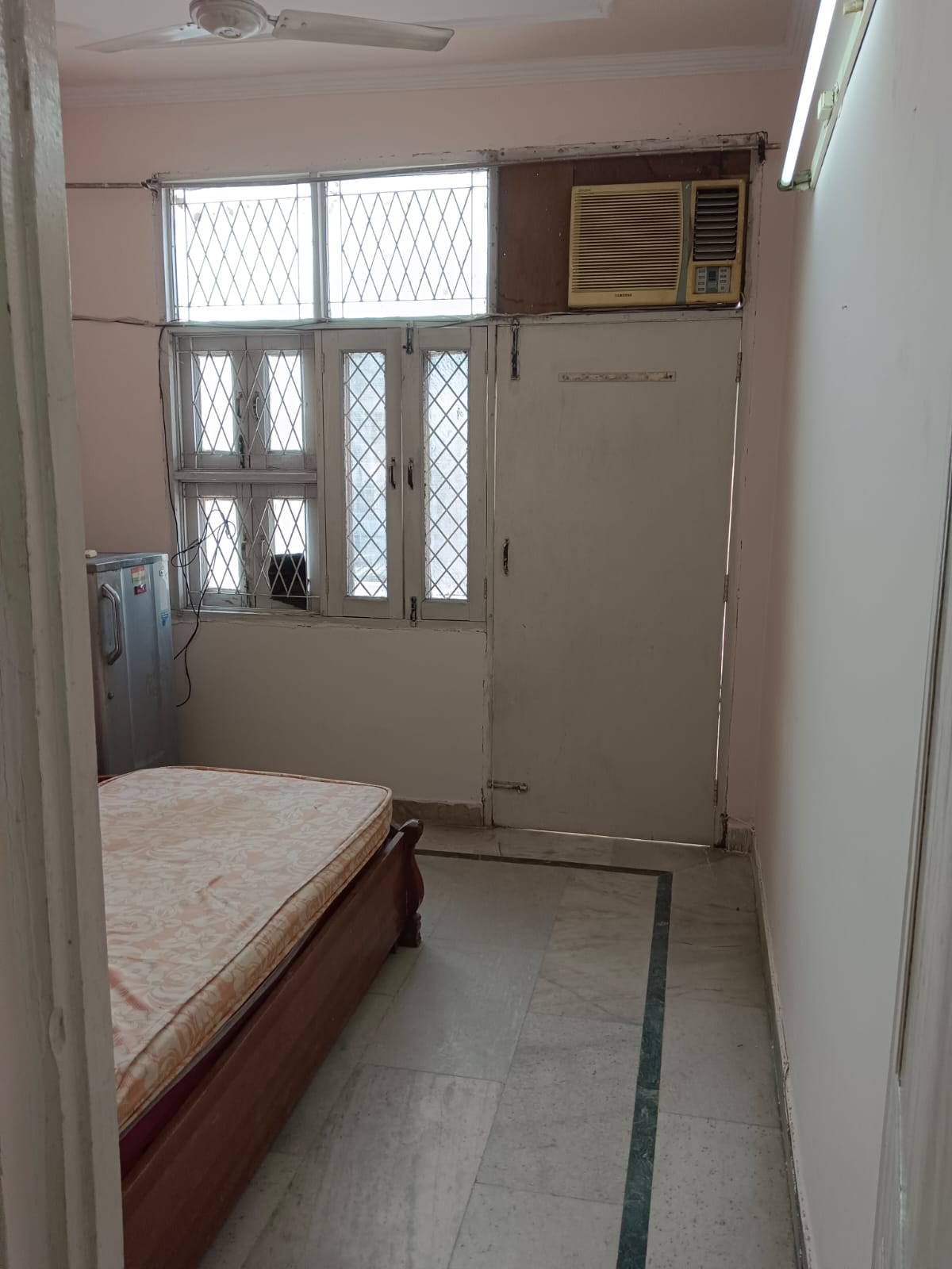1 BHK Builder Floor For Rent in Lajpat Nagar