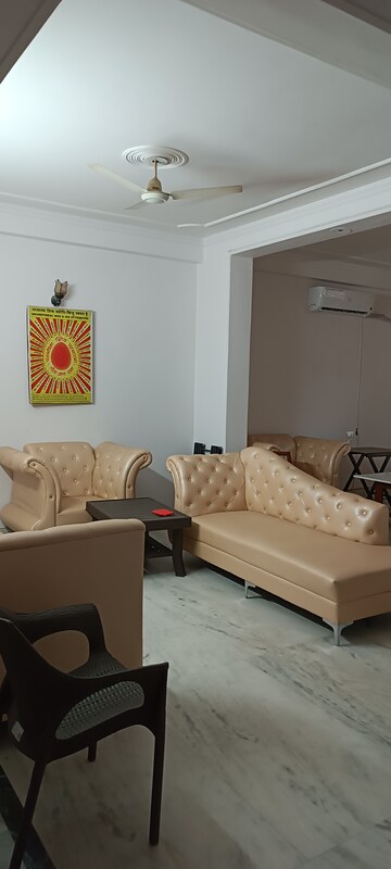 Bedroom in 3 BHK Independent House at RWA Apartments Sector 39, Sector 39 – for Rent