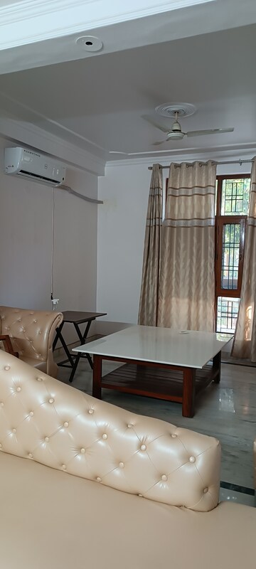 Staircase in 3 BHK Independent House at RWA Apartments Sector 39, Sector 39 – for Rent