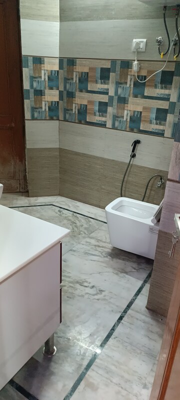 Bathroom in 3 BHK Independent House at RWA Apartments Sector 39, Sector 39 – for Rent